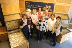 _0082, tour 3-00pm on 08-04-2017, group photo, print single